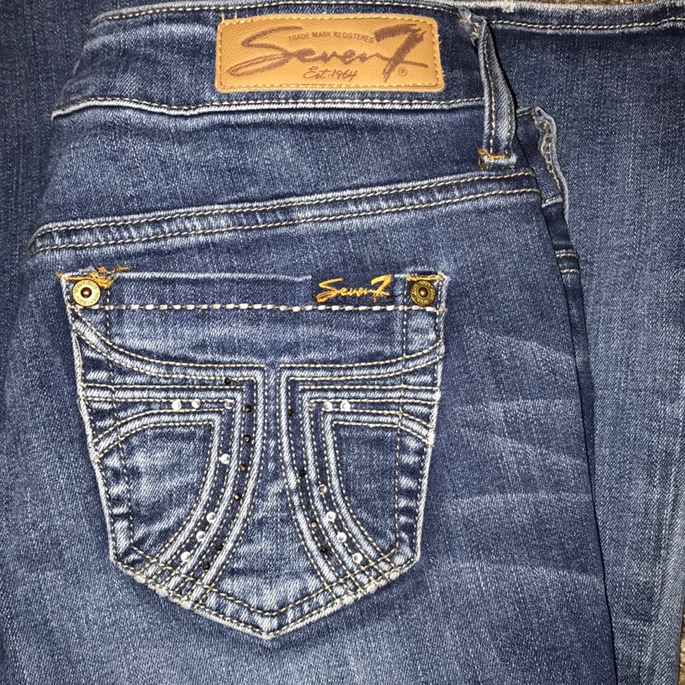 Seven 7 jeans Size 4 Inseam 31 inches